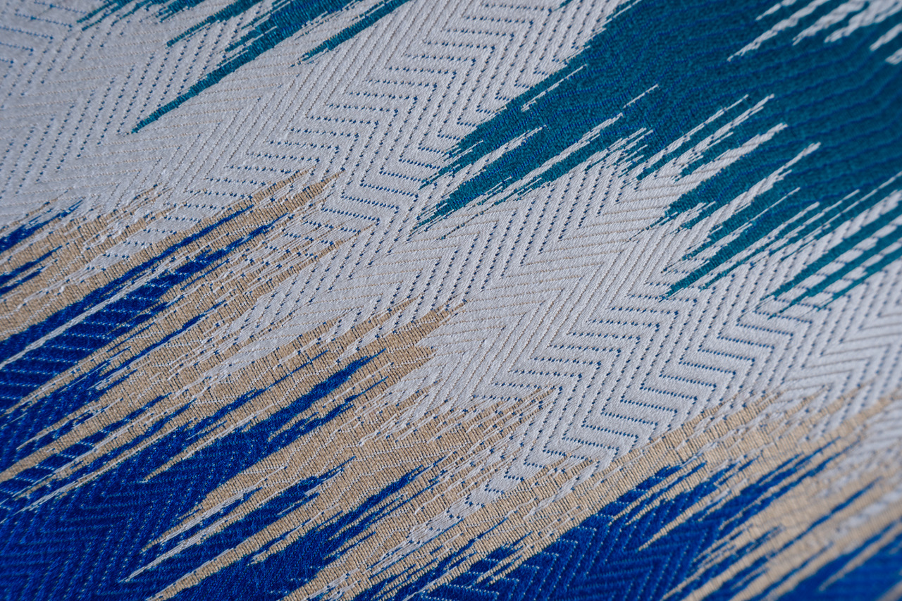 Kissen 'Zigzag – Sapphire' – Nahaufnahme mit sichtbarem Nati-Label